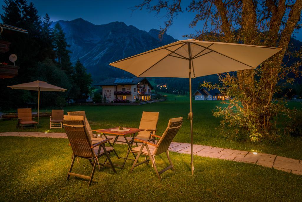 Bio-Holzhaus Und Landhaus Heimat Apartment Ramsau am Dachstein Exterior photo